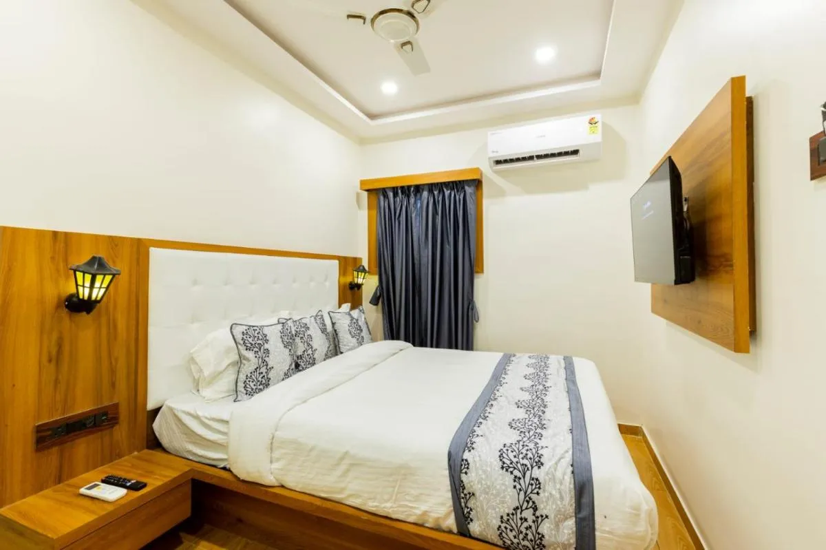 Image 6 of Hotel Village Residency