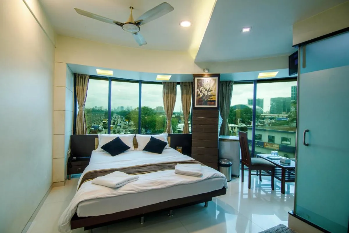 Image 2 of La Hotel Metro near BKC