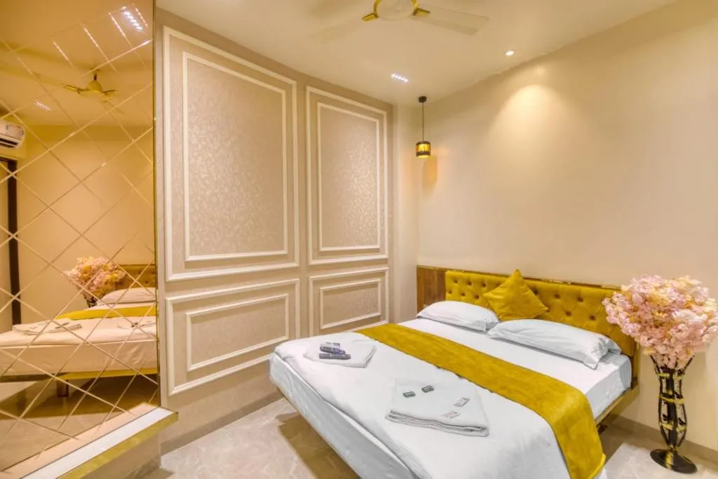 Image of La Hotel Metro near BKC