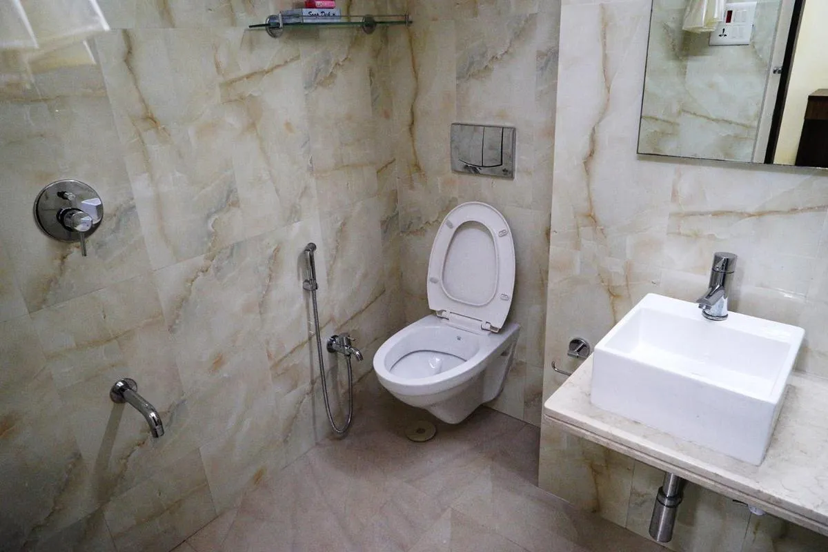 Image 3 of Large, Modern, Private 3BHK, Khar West, Mumbai