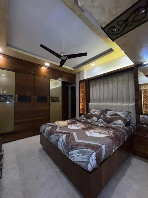 Image 2 of Modern 2bhk in main Lokhandwala WITH WI FI