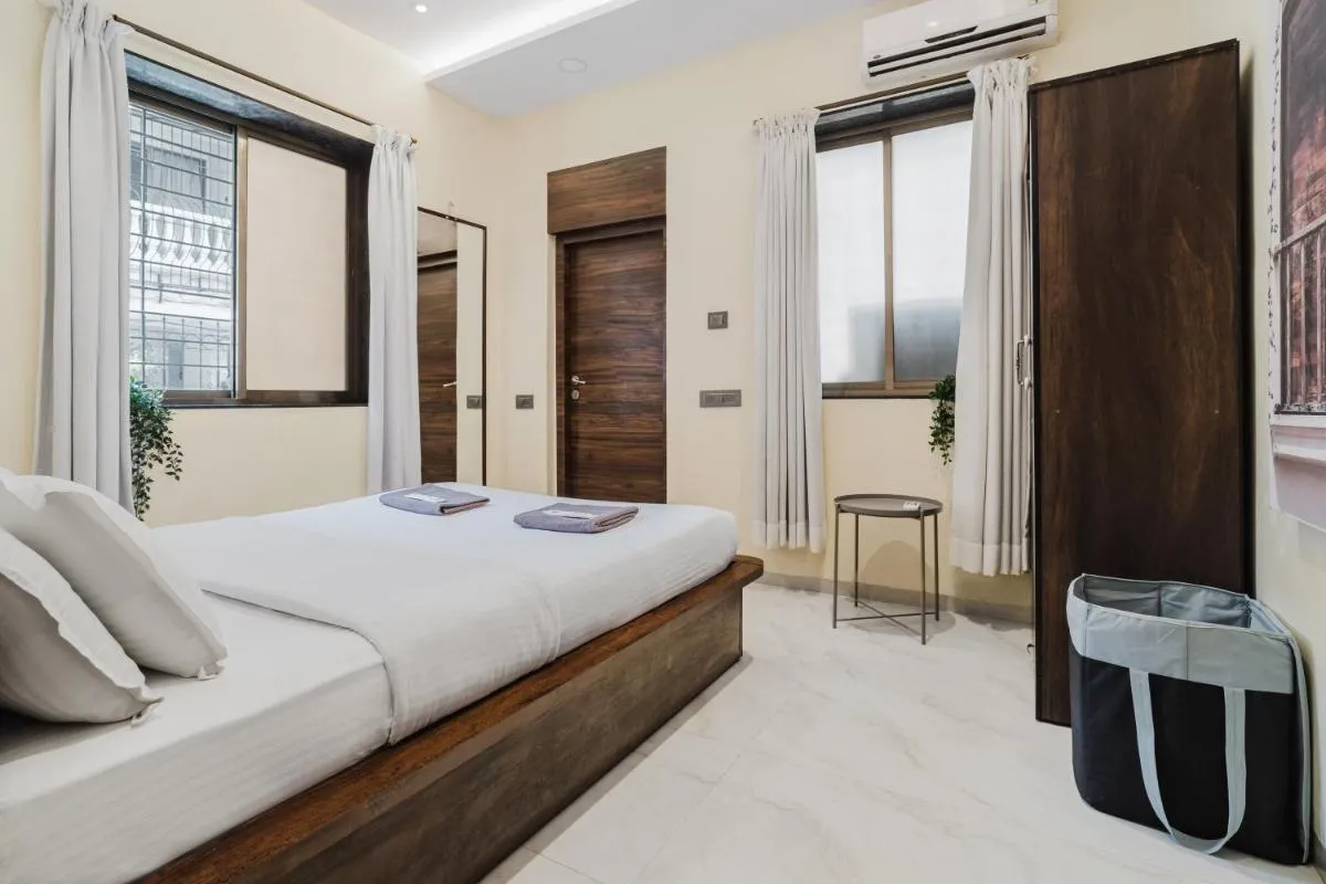 Image 2 of Oak 1BHK Bandra W by The Bombay Home Company
