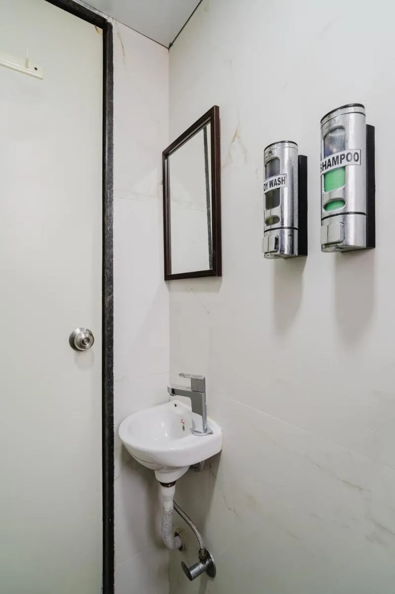 Image 4 of Oak 1BHK Bandra W by The Bombay Home Company