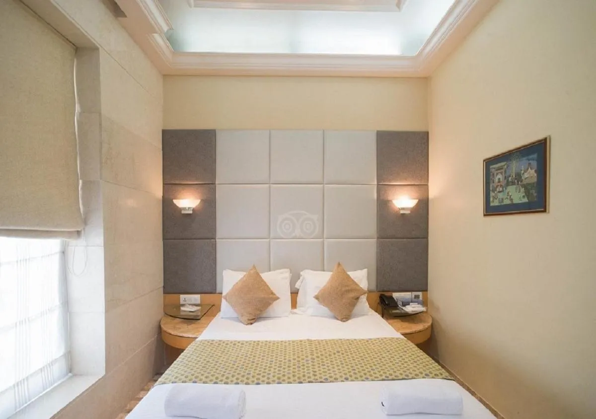 Image 1 of Regent Hotel
