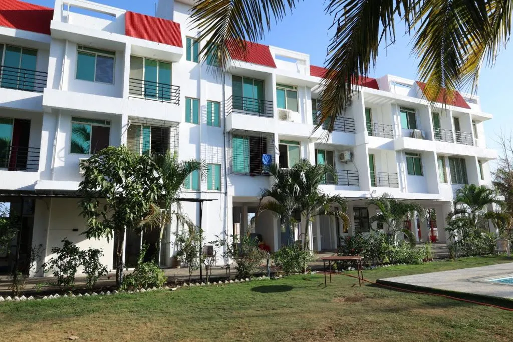 Image of THE BLISS PALM