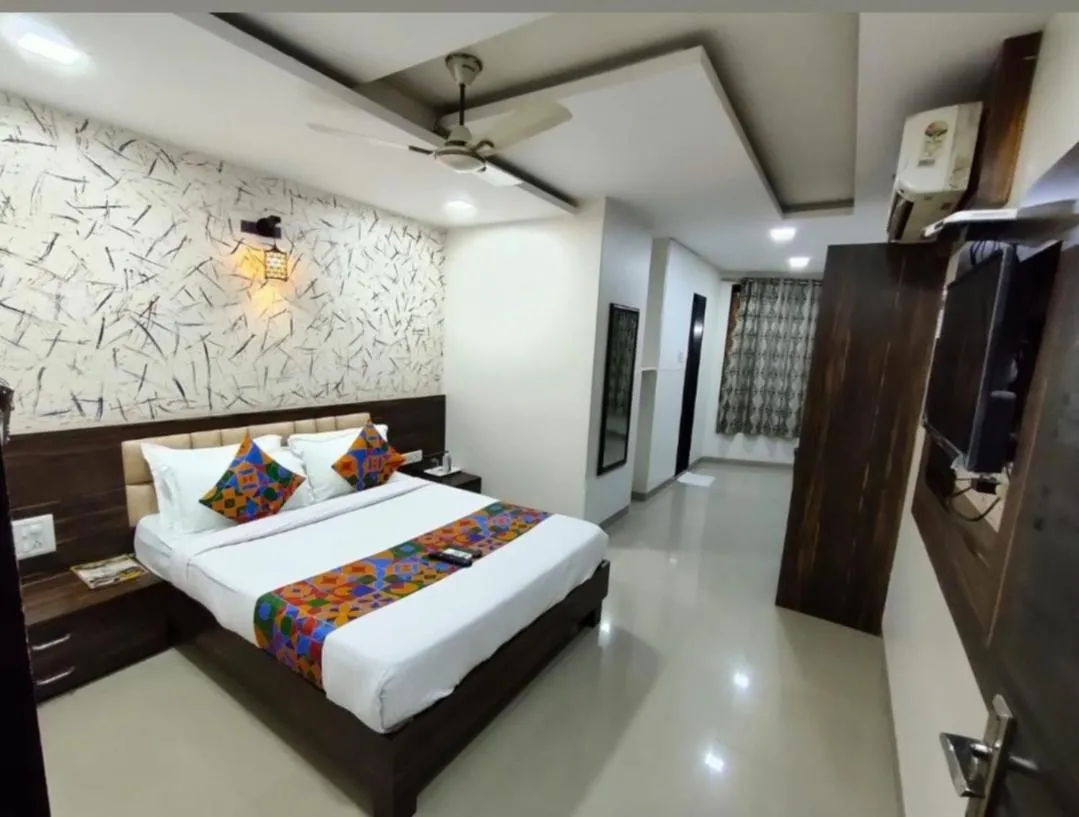 Image 1 of Trendy Hotel Adore Palace – Nearby Mumbai Airport & BKC Visa Consulate
