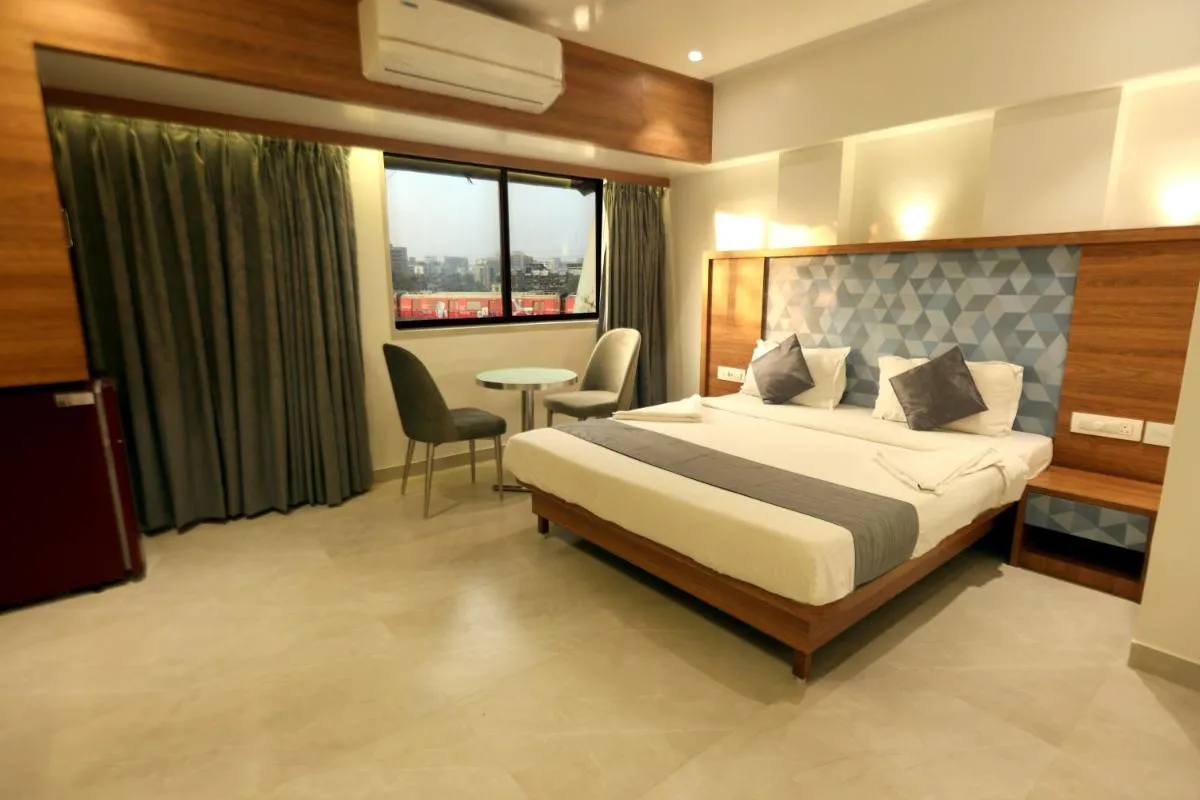 Image 2 of host inn international marol