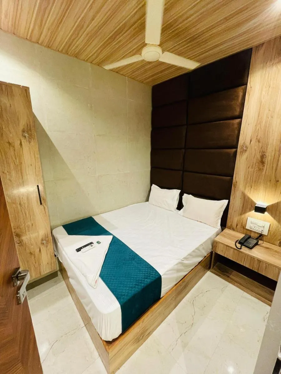 Image 1 of hotel royal bkc