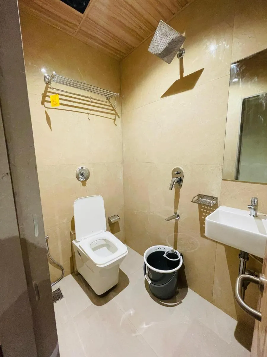 Image 3 of hotel royal bkc