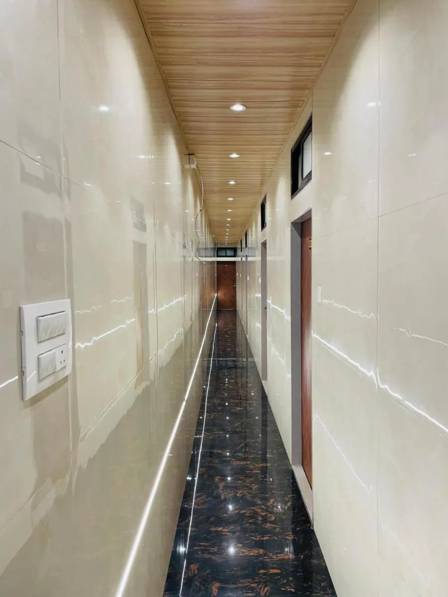 Image 4 of hotel royal bkc
