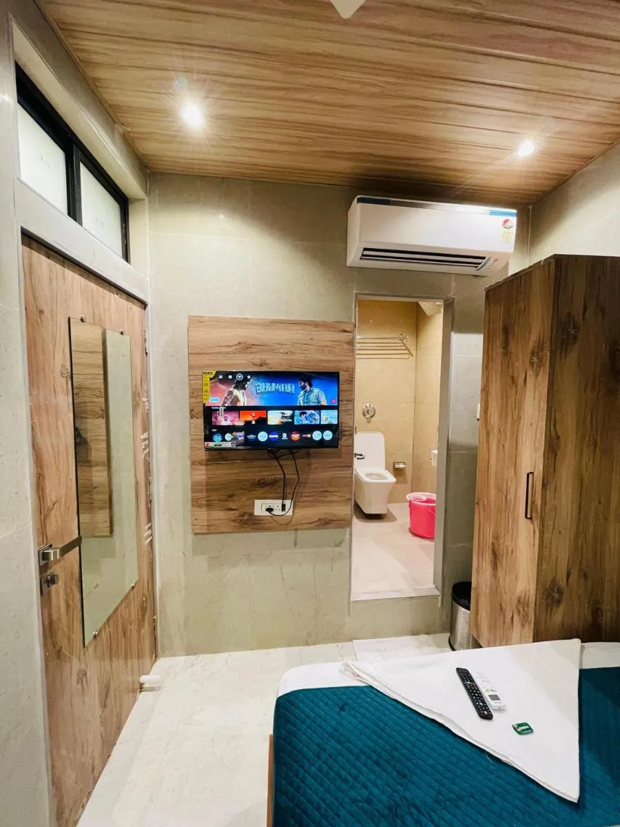 Image 6 of hotel royal bkc